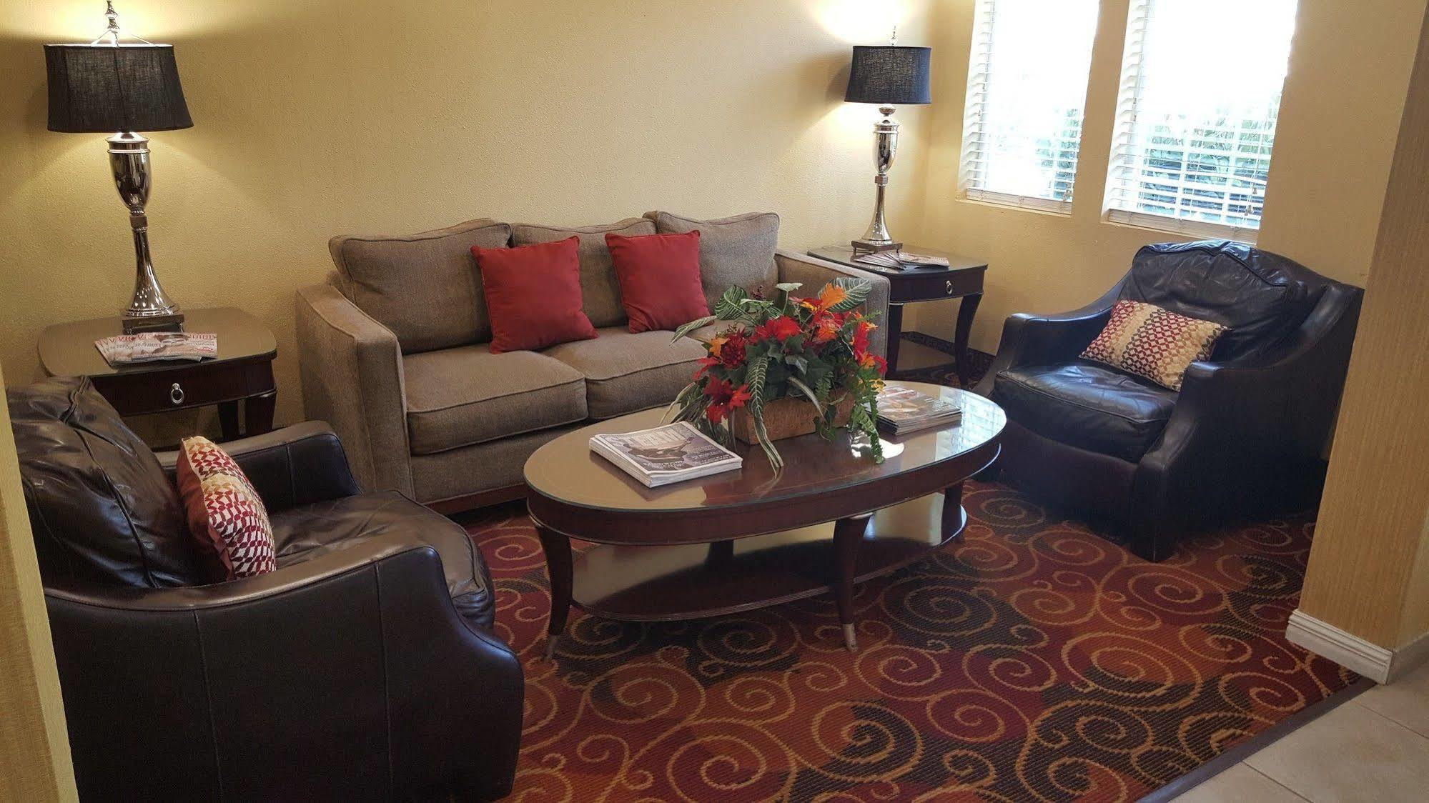 Microtel Inn & Suites By Wyndham Corpus Christi/Арансас Пас Екстериор снимка